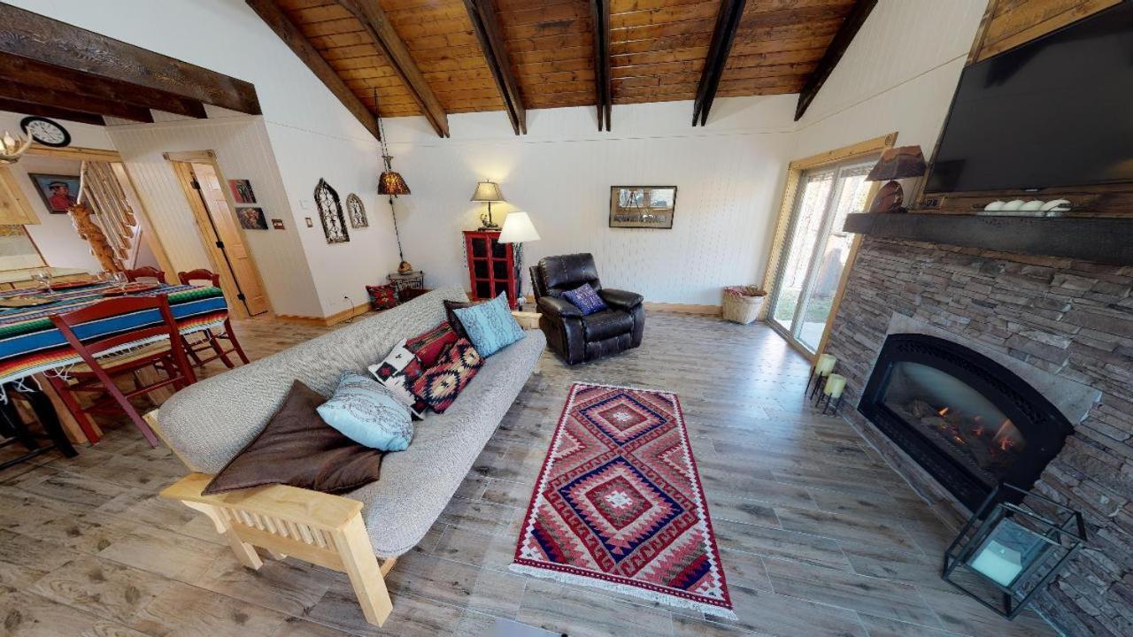 Tranquil Little Cabin On The River With High Speed Wifi Villa Red River Exterior photo
